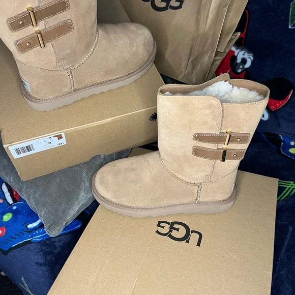 UGG boots bailey belted size 6 - Picture 2 of 10